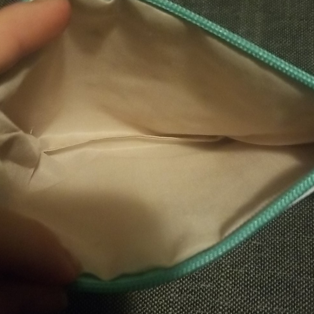 💜 Cosmetic bag - Picture 3 of 3